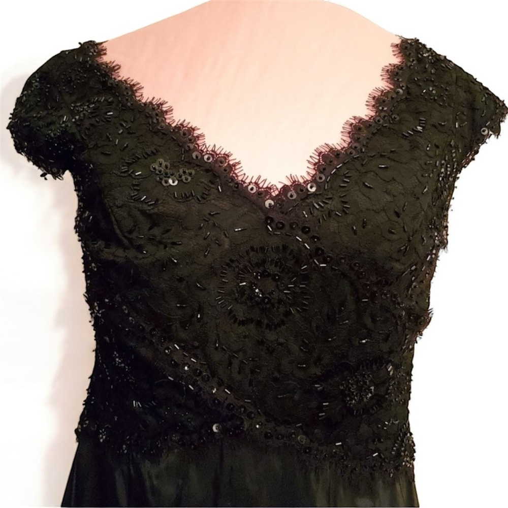 Tadashi Shoji Collection gown / evening dress 16